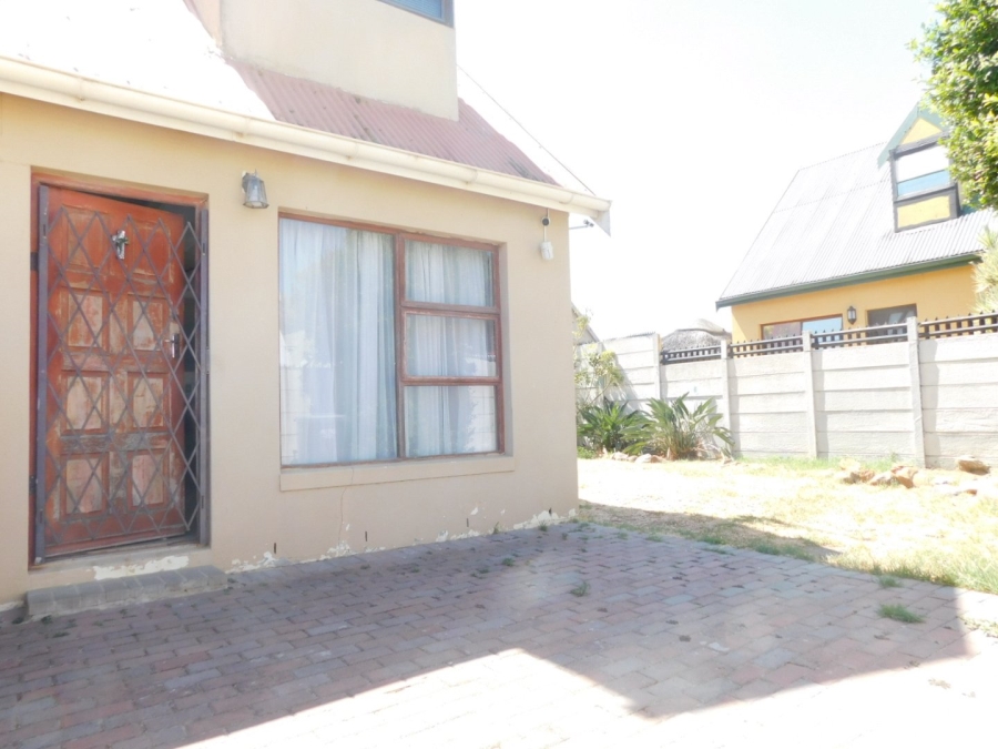 To Let 3 Bedroom Property for Rent in Gordons Bay Central Western Cape